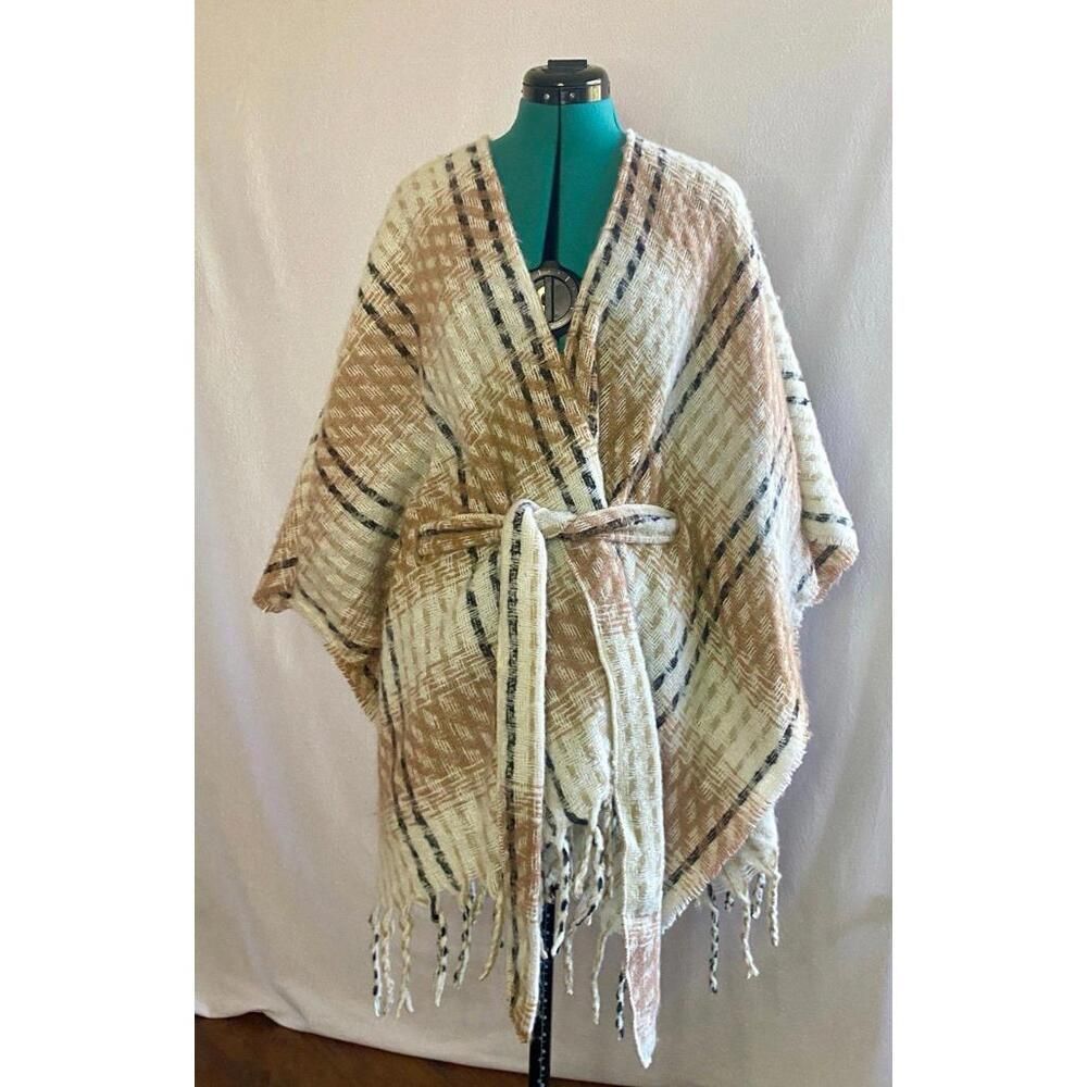 NWT Vince Camuto fringed belt plaid poncho. One size